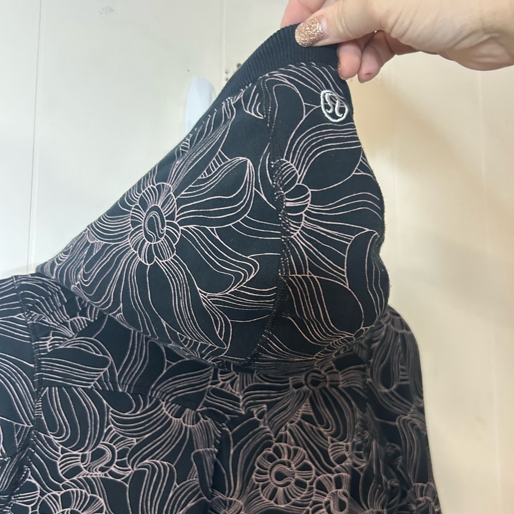 Lululemon size dot 2, Black Long Sleeve Full Zip Hooded floral Jacket - Picture 9 of 10